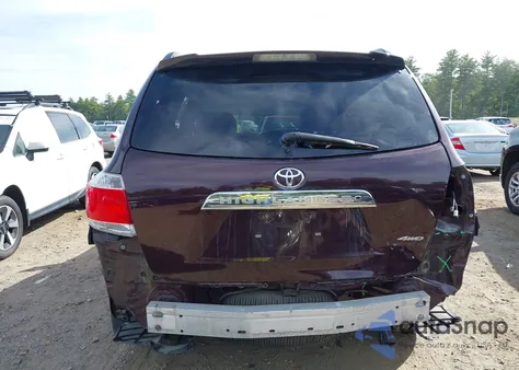 2012 Toyota Highlander Se V6 z USA, uszkodzony, nr VIN 5TDBK3EH1CS173823